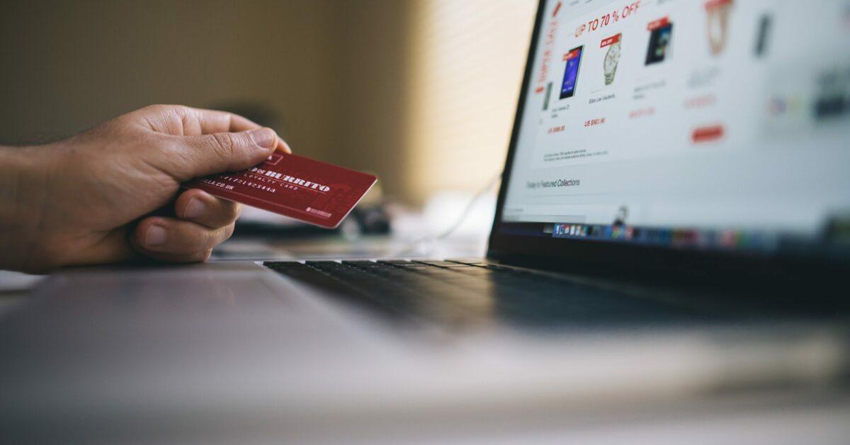 Staying Safe Online this Holiday Season